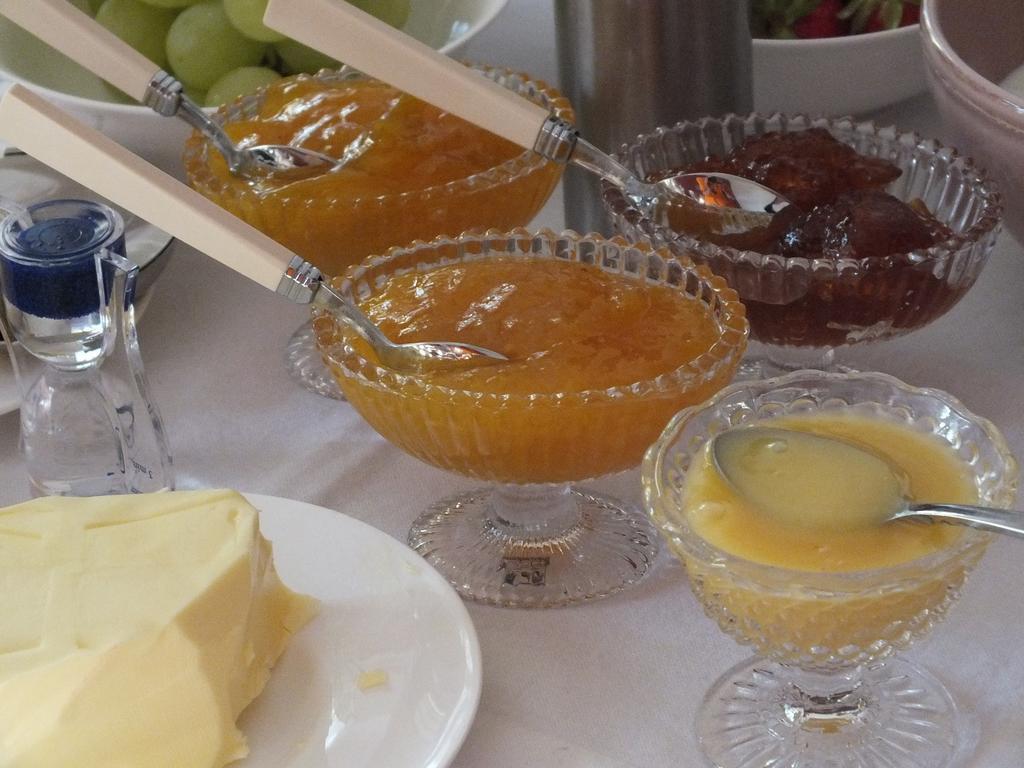 נוירופין Bed&Breakfast Wagner "Im Alten Pfarrhaus" מראה חיצוני תמונה