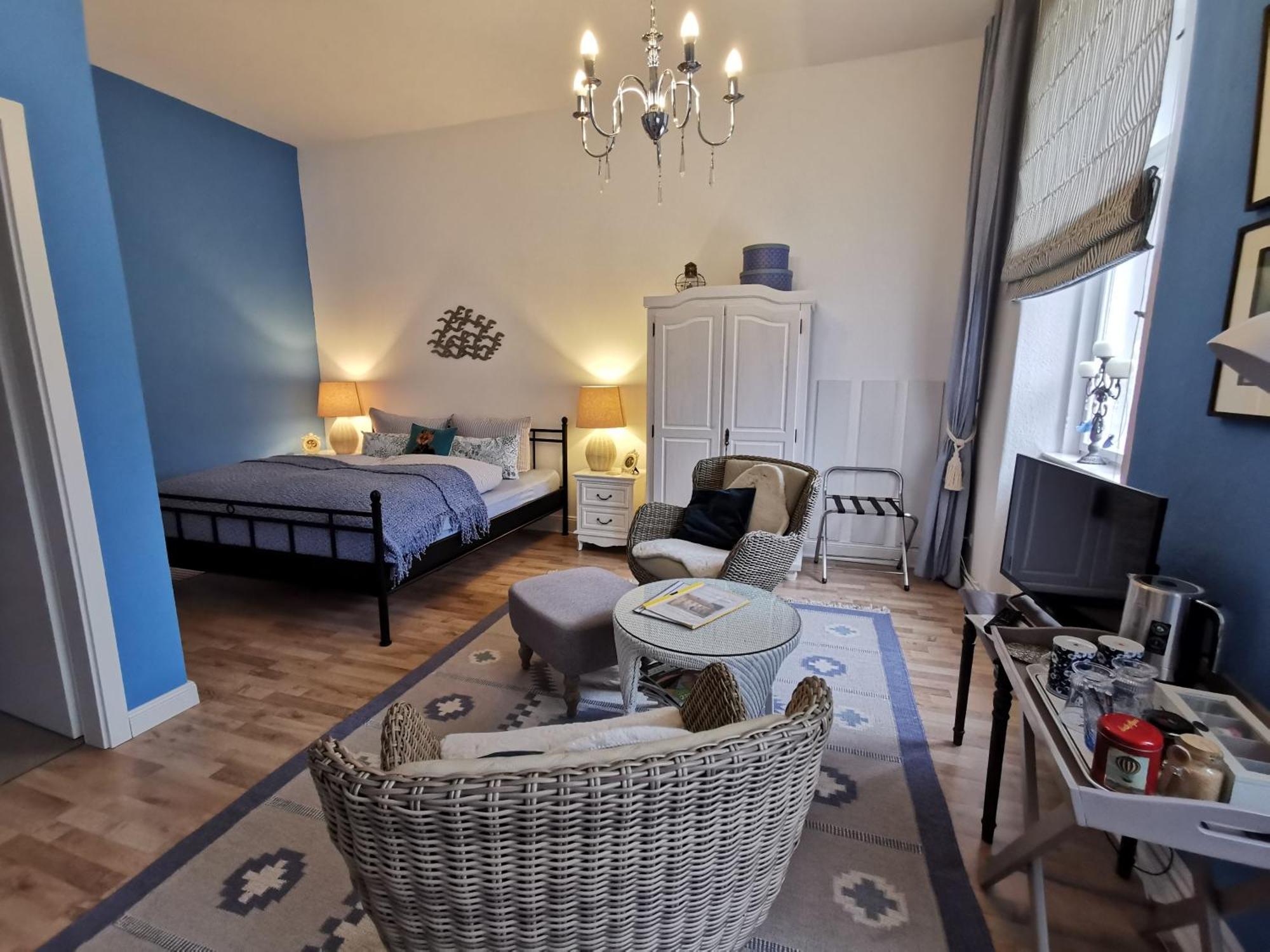 נוירופין Bed&Breakfast Wagner "Im Alten Pfarrhaus" מראה חיצוני תמונה